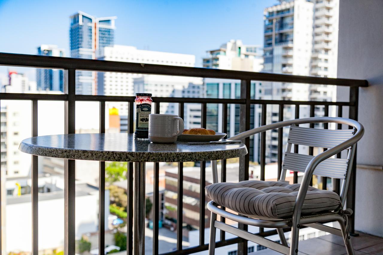 Central City Exclusive Apartments Перт Экстерьер фото